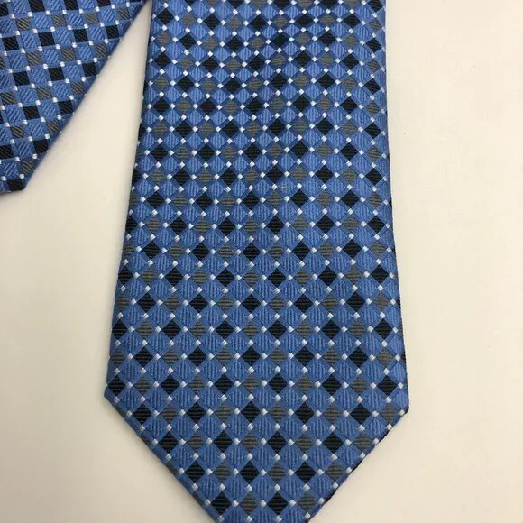 Donald J. Trump Signature Collection Silk Tie – Blue Geometric Pattern